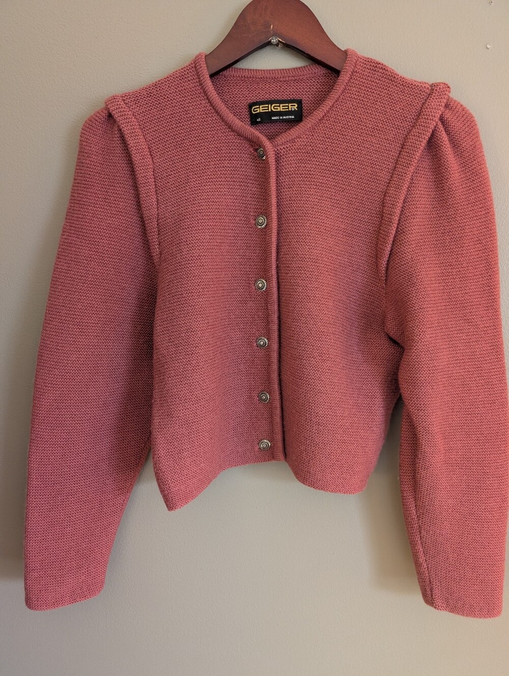 Vintage Geiger 100% Wool Cropped Cardigan Size Medium